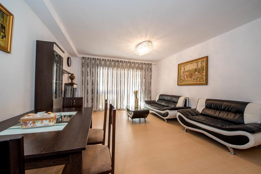 Apartments Slice Of Life Торевиеха Екстериор снимка